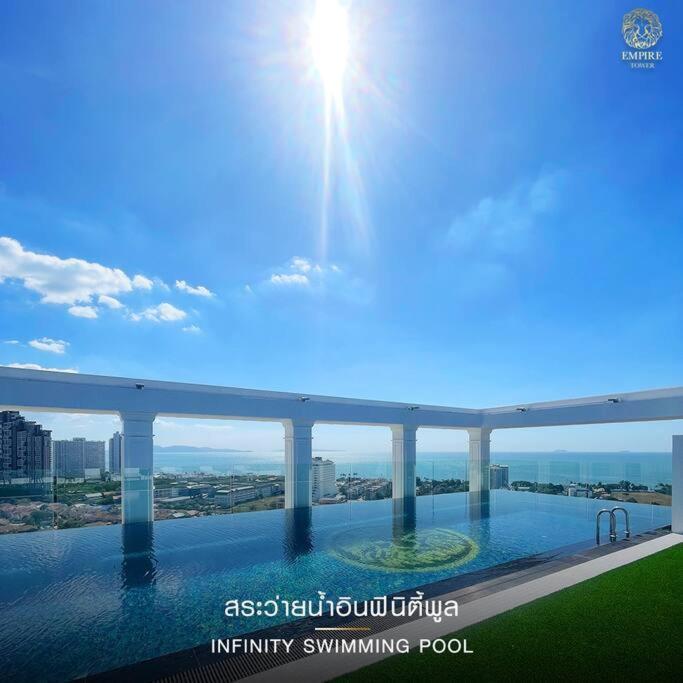 Elegant 2 Bed Near To - Luxury Apartment *