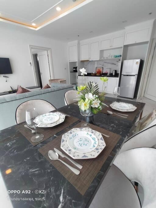 Elegant 2 Bed Near To - Luxury *